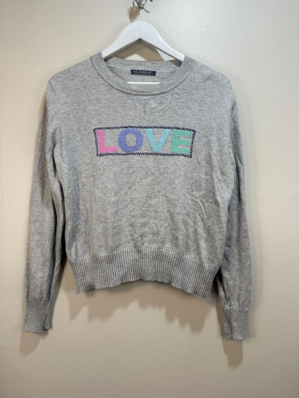 Alashan Feminine Dainty Flirty Soft Girl Pastel LOVE Graphic Spellout Sweater Me